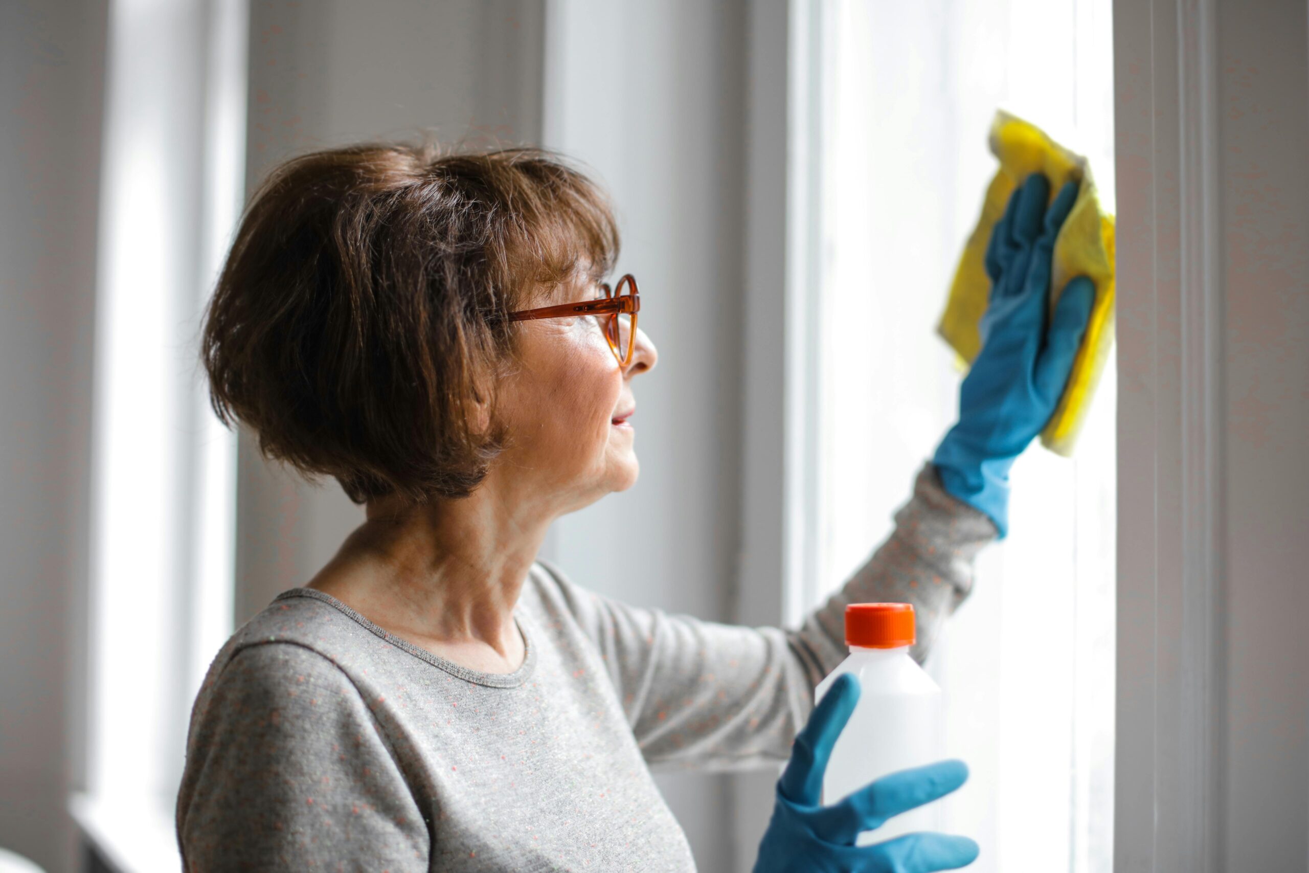 Wie reinige ich Fensterrahmen aus Kunststoff richtig?