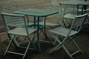 Wie verhindere ich, dass meine Gartenmöbel aus Metall rosten?