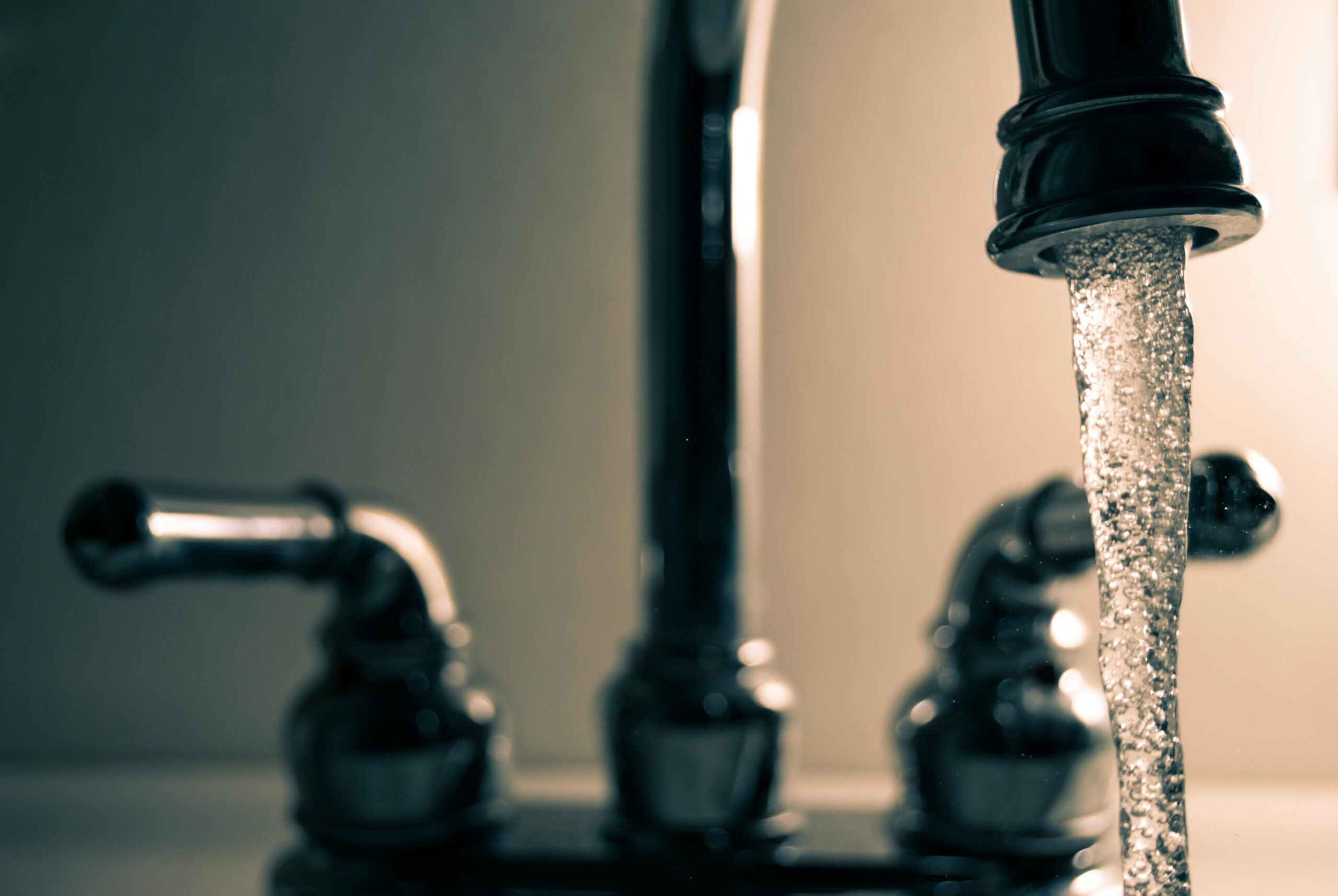 Warum ist mein Warmwasser im Badezimmer plötzlich kalt?