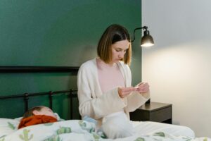 Welche Wandfarben machen ein kleines Schlafzimmer gemütlicher?