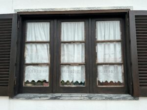 Wie reinige ich meine Fensterrahmen richtig?