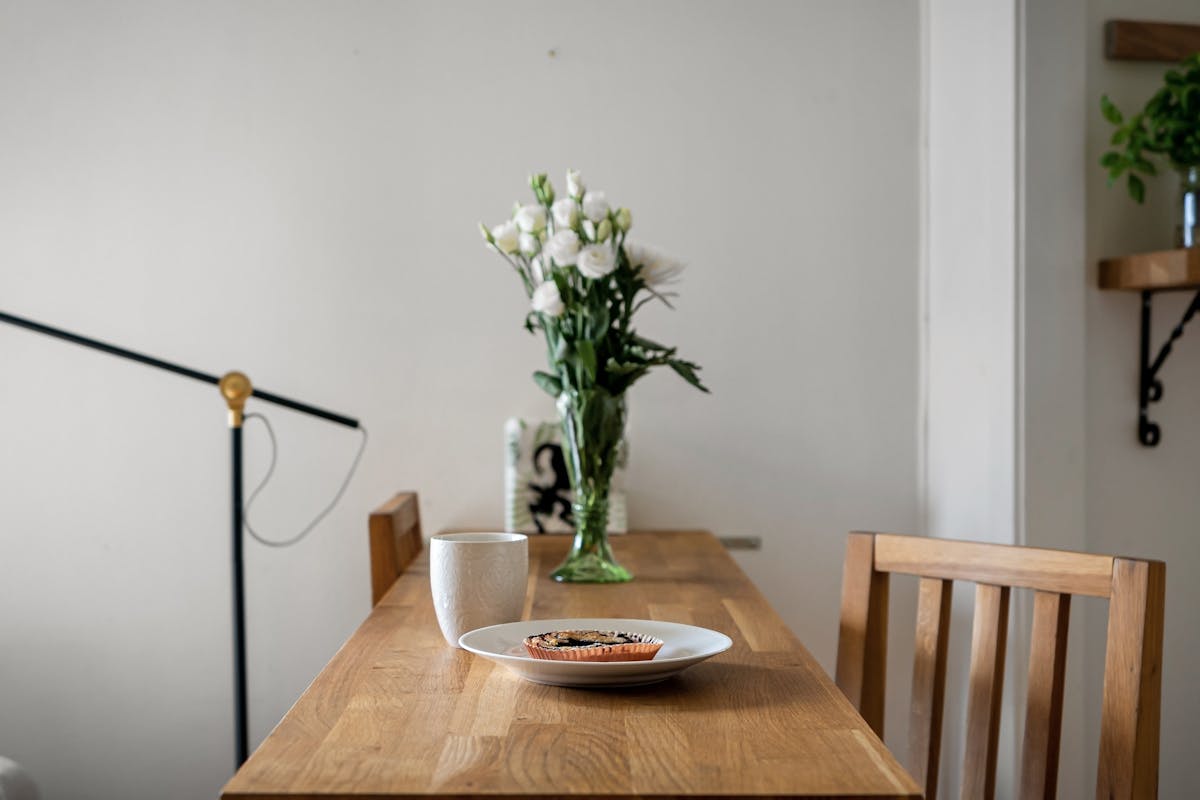 Welche Farben passen zu einem skandinavischen Esszimmer?