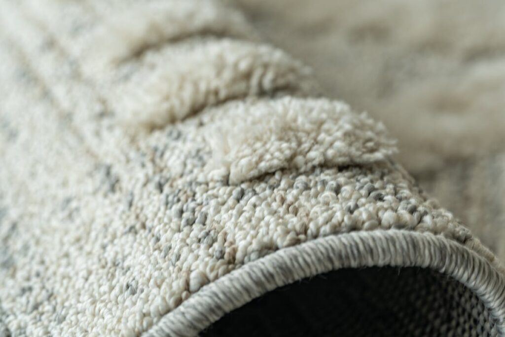 Wie entferne ich alte Kaugummiflecken von meinem Teppich? 5 Wie entferne ich alte Kaugummiflecken von meinem Teppich?