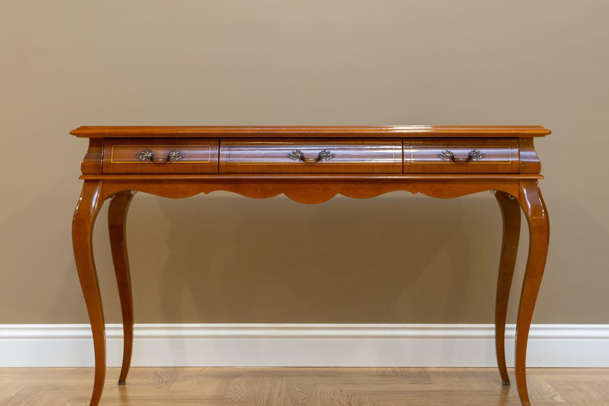 Wie kann ich meine Holzmöbel richtig pflegen?