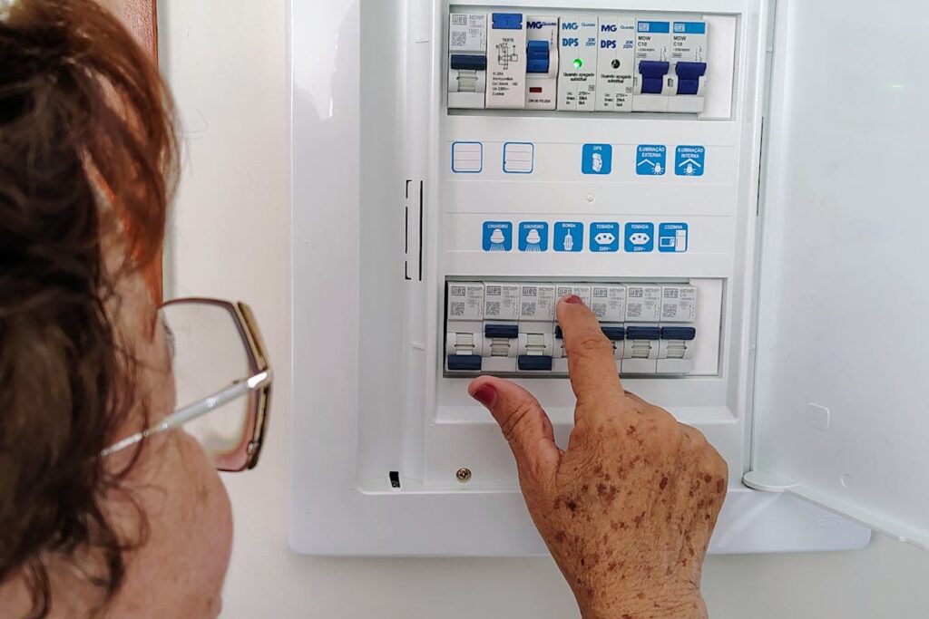 Warum springt mein FI-Schalter ohne Grund raus? 24 Warum springt mein FI-Schalter ohne Grund raus?